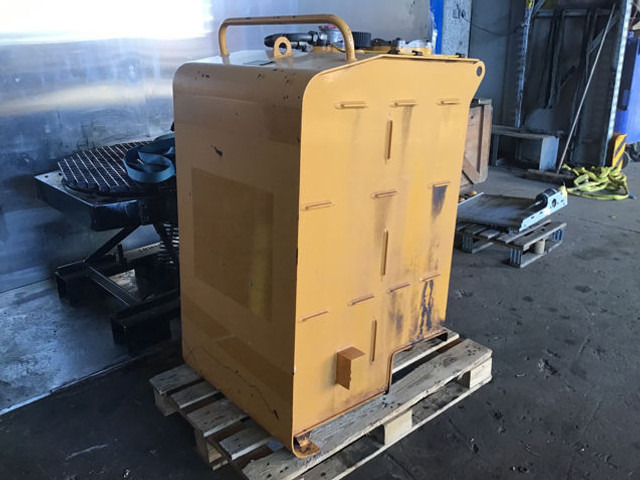 Liebherr Hydraulic Tank - 유압 탱크 : 사진 3 Liebherr Hydraulic Tank - 유압 탱크 : 사진 3