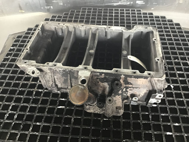 Liebherr Oil Sump - 오일 필터 : 사진 2 Liebherr Oil Sump - 오일 필터 : 사진 2