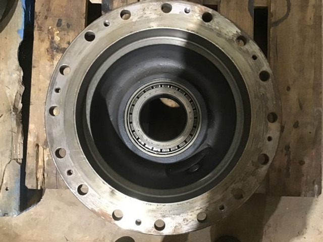 Liebherr Output Shaft Housing - 휠 허브 : 사진 3 Liebherr Output Shaft Housing - 휠 허브 : 사진 3