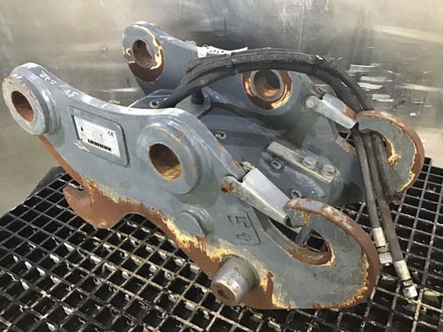 Liebherr Quick Hitch SWA-33 - 퀵 커플러 : 사진 3 Liebherr Quick Hitch SWA-33 - 퀵 커플러 : 사진 3