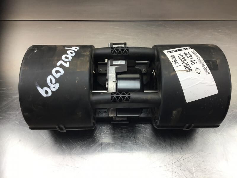 Liebherr R946 LC / R946 NLC / R956 / R976 / R926 LC / R920 / R920 LC - 송풍기 모터 : 사진 2 Liebherr R946 LC / R946 NLC / R956 / R976 / R926 LC / R920 / R920 LC - 송풍기 모터 : 사진 2