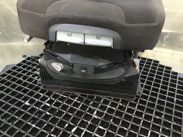 Liebherr Seating - 좌석 : 사진 1 Liebherr Seating - 좌석 : 사진 1