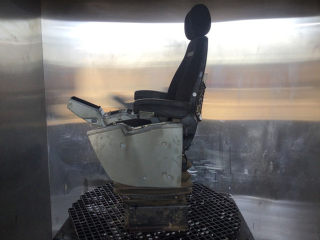 Liebherr Seating - 좌석 : 사진 2 Liebherr Seating - 좌석 : 사진 2