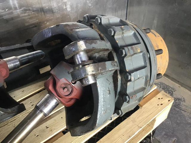 Liebherr Steering House Left - 스티어링 너클 : 사진 1 Liebherr Steering House Left - 스티어링 너클 : 사진 1