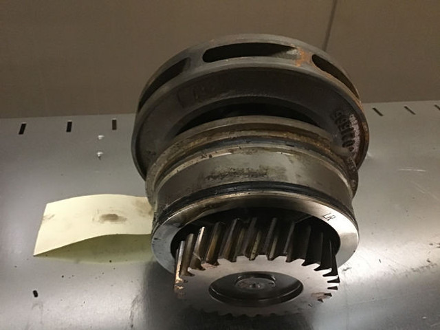 Liebherr Waterpump - 냉각수 펌프 : 사진 1 Liebherr Waterpump - 냉각수 펌프 : 사진 1