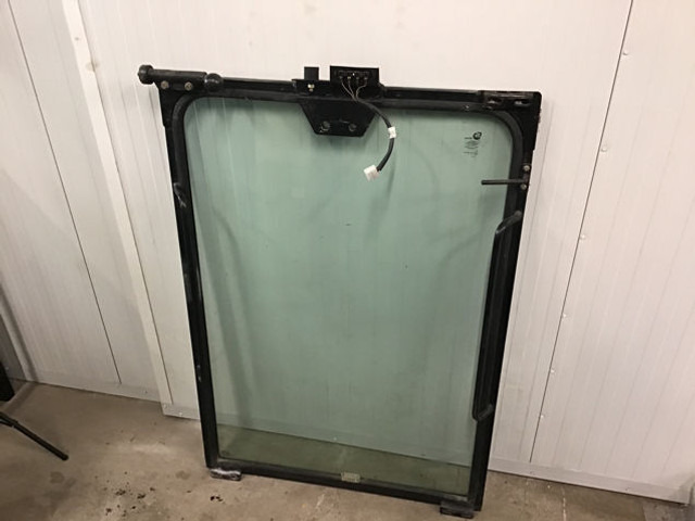 Liebherr Window Glass - 창문 및 부품 : 사진 5 Liebherr Window Glass - 창문 및 부품 : 사진 5