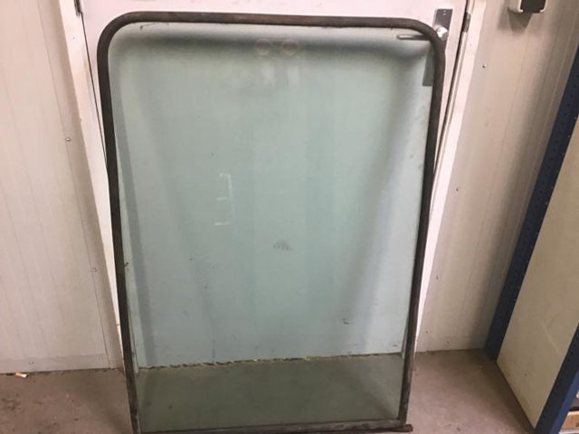 Liebherr Window Glass - 창문 및 부품 : 사진 4 Liebherr Window Glass - 창문 및 부품 : 사진 4