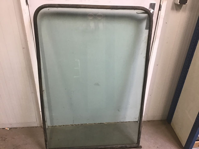 Liebherr Window Glass - 창문 및 부품 : 사진 2 Liebherr Window Glass - 창문 및 부품 : 사진 2
