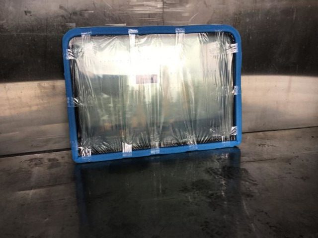 Liebherr Window Glass - 창문 및 부품 : 사진 3 Liebherr Window Glass - 창문 및 부품 : 사진 3