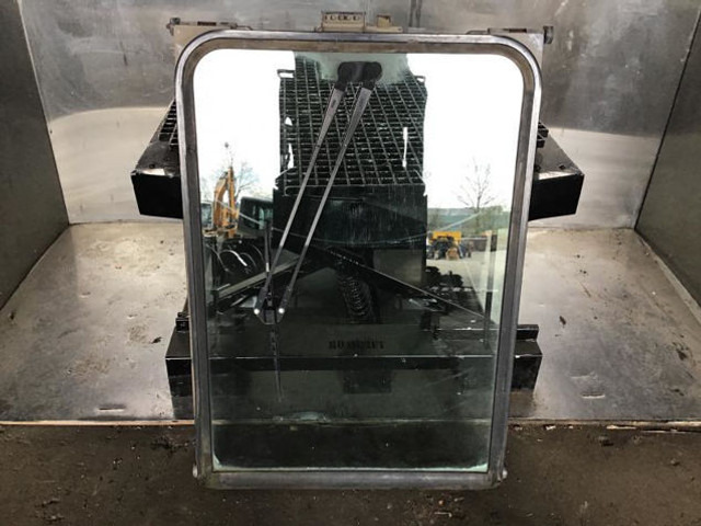 Liebherr Window Glass - 창문 및 부품 : 사진 2 Liebherr Window Glass - 창문 및 부품 : 사진 2