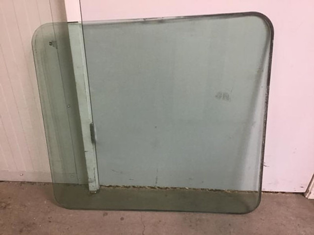 Liebherr Window Glass - 창문 및 부품 : 사진 3 Liebherr Window Glass - 창문 및 부품 : 사진 3