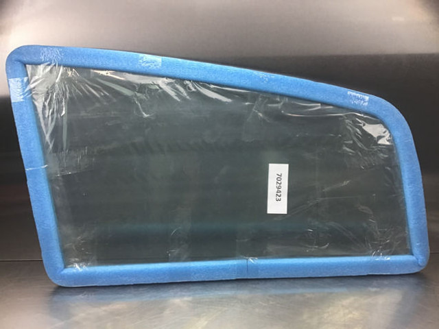 Liebherr Window Glass - 창문 및 부품 : 사진 2 Liebherr Window Glass - 창문 및 부품 : 사진 2