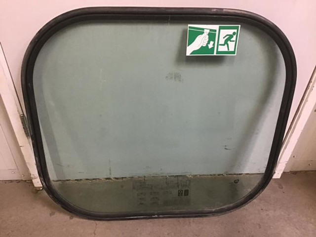 Liebherr Windows with rubber - 창문 및 부품 : 사진 3 Liebherr Windows with rubber - 창문 및 부품 : 사진 3