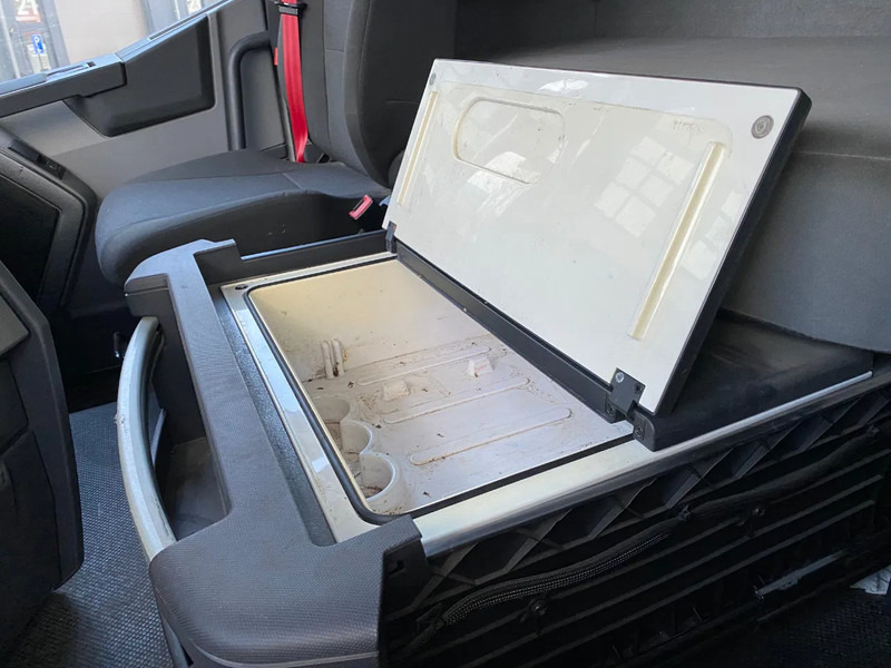 리스 Renault T460 / Automatic / Full Air Renault T460 / Automatic / Full Air : 사진 10 리스 Renault T460 / Automatic / Full Air Renault T460 / Automatic / Full Air : 사진 10