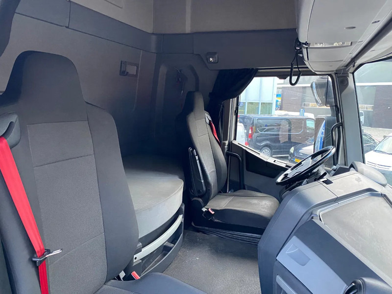 리스 Renault T460 / Automatic / Full Air Renault T460 / Automatic / Full Air : 사진 11 리스 Renault T460 / Automatic / Full Air Renault T460 / Automatic / Full Air : 사진 11