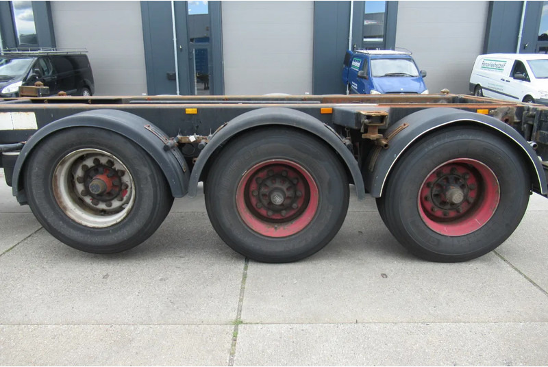 Renders Container Chassis / Extendable on rear / BPW + drum - 컨테이너 운반 장치/ 스와프 보디 세미 트레일러 : 사진 5 Renders Container Chassis / Extendable on rear / BPW + drum - 컨테이너 운반 장치/ 스와프 보디 세미 트레일러 : 사진 5