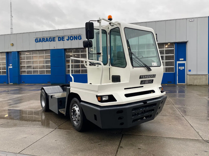 Terberg YT 182 4x2 / Terminal Tractor - 터미널 트랙터 : 사진 3 Terberg YT 182 4x2 / Terminal Tractor - 터미널 트랙터 : 사진 3
