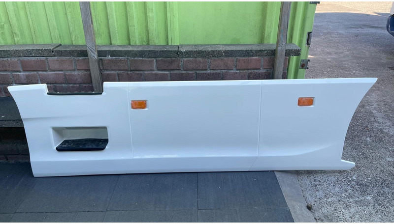 Scania Side Skirt Scania zijskirts - 공기역학/ 스포일러 트럭 용 : 사진 1 Scania Side Skirt Scania zijskirts - 공기역학/ 스포일러 트럭 용 : 사진 1
