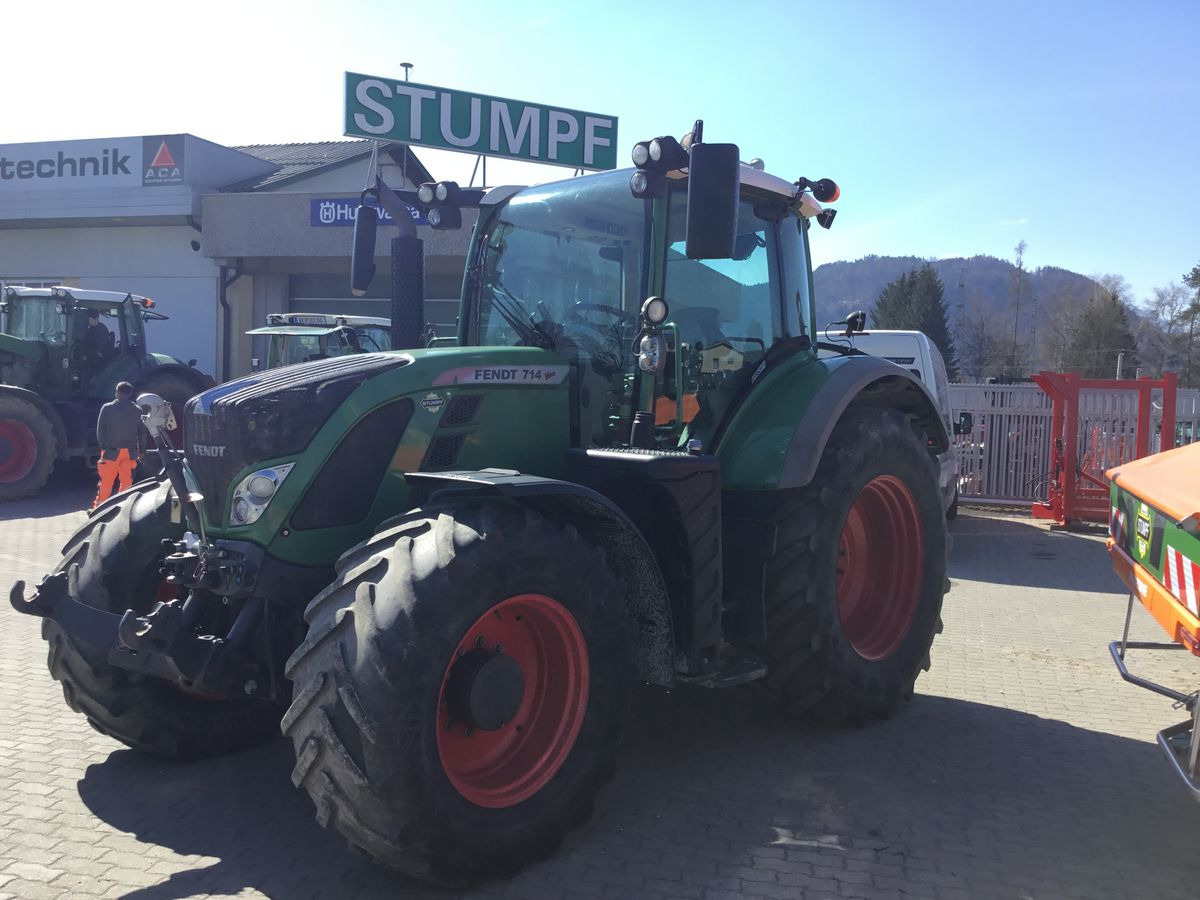 Fendt 714 Vo Vario - 장궤형 트랙터 : 사진 5 Fendt 714 Vo Vario - 장궤형 트랙터 : 사진 5