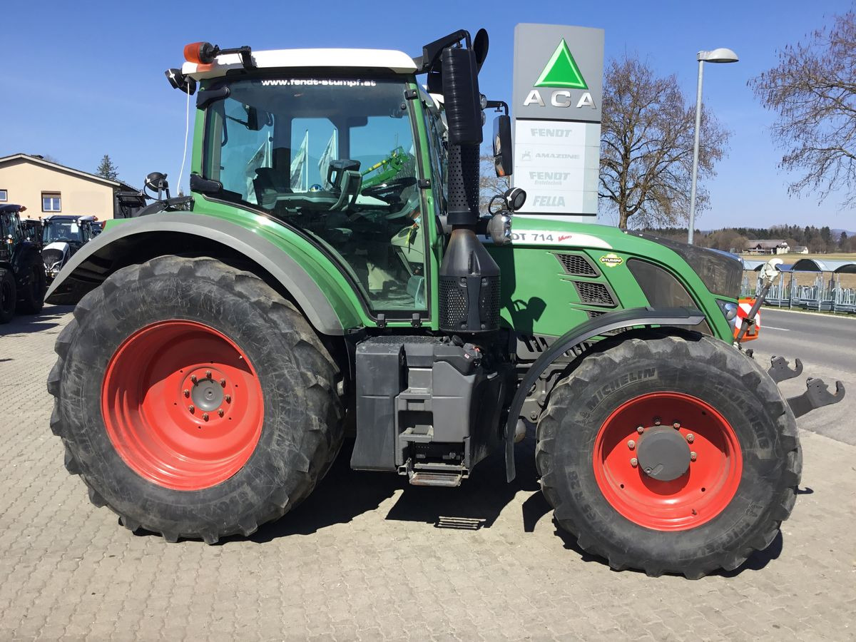 Fendt 714 Vo Vario - 장궤형 트랙터 : 사진 2 Fendt 714 Vo Vario - 장궤형 트랙터 : 사진 2