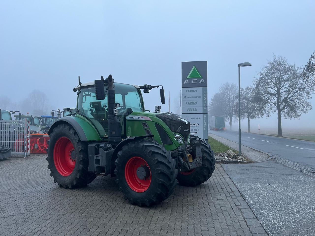 Fendt 724 Vario - 장궤형 트랙터 : 사진 1 Fendt 724 Vario - 장궤형 트랙터 : 사진 1