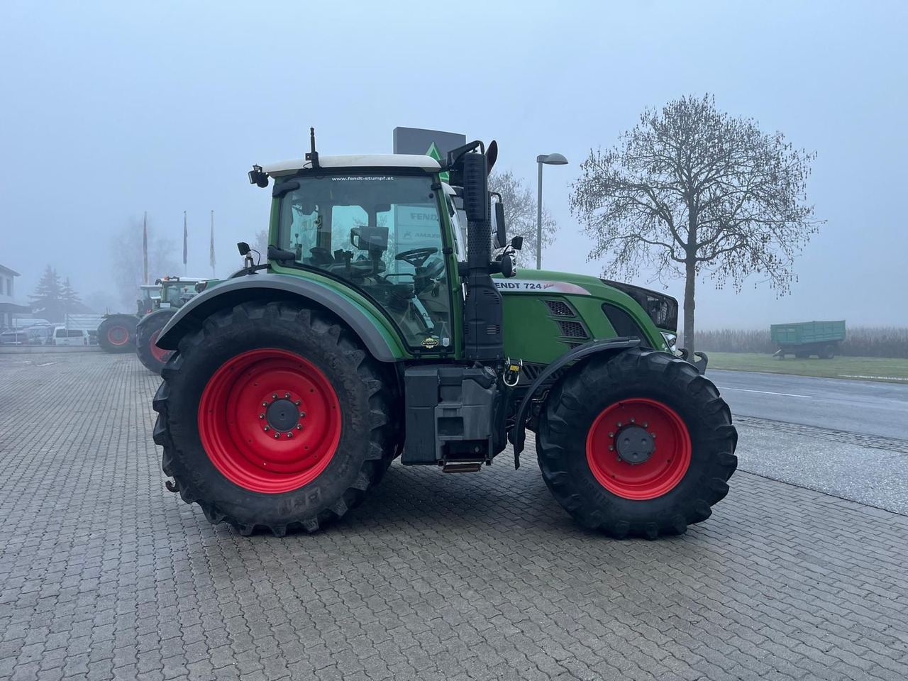 Fendt 724 Vario - 장궤형 트랙터 : 사진 3 Fendt 724 Vario - 장궤형 트랙터 : 사진 3