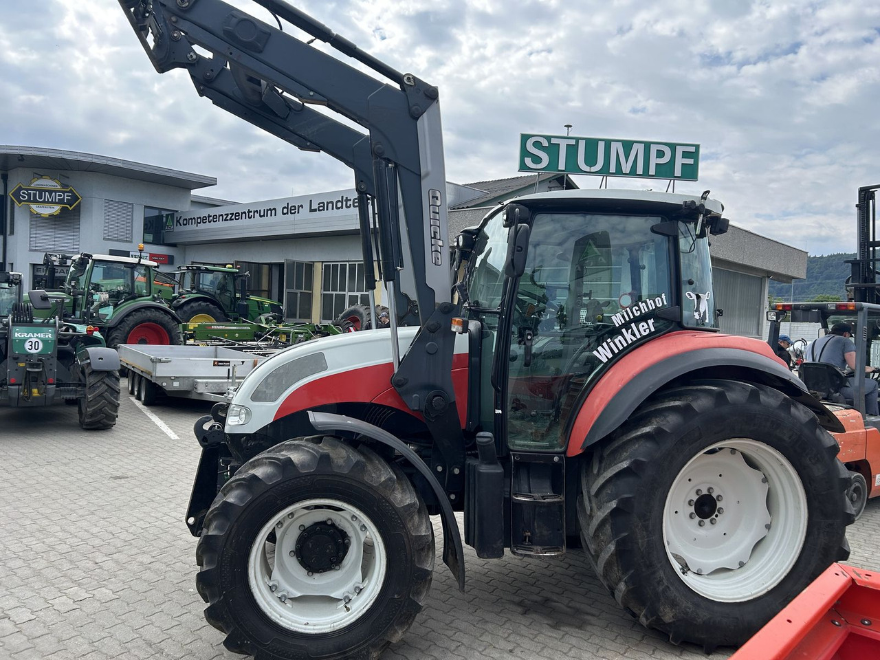 Steyr 4105 Kompakt ET Basis - 장궤형 트랙터 : 사진 4 Steyr 4105 Kompakt ET Basis - 장궤형 트랙터 : 사진 4