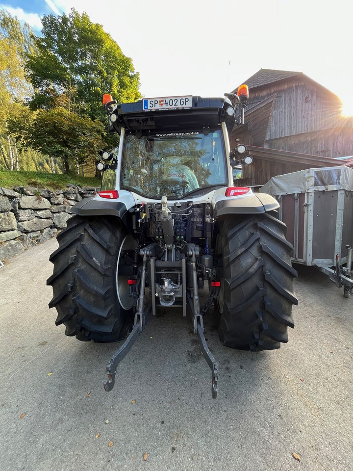 Valtra G135 VERSU - 장궤형 트랙터 : 사진 3 Valtra G135 VERSU - 장궤형 트랙터 : 사진 3