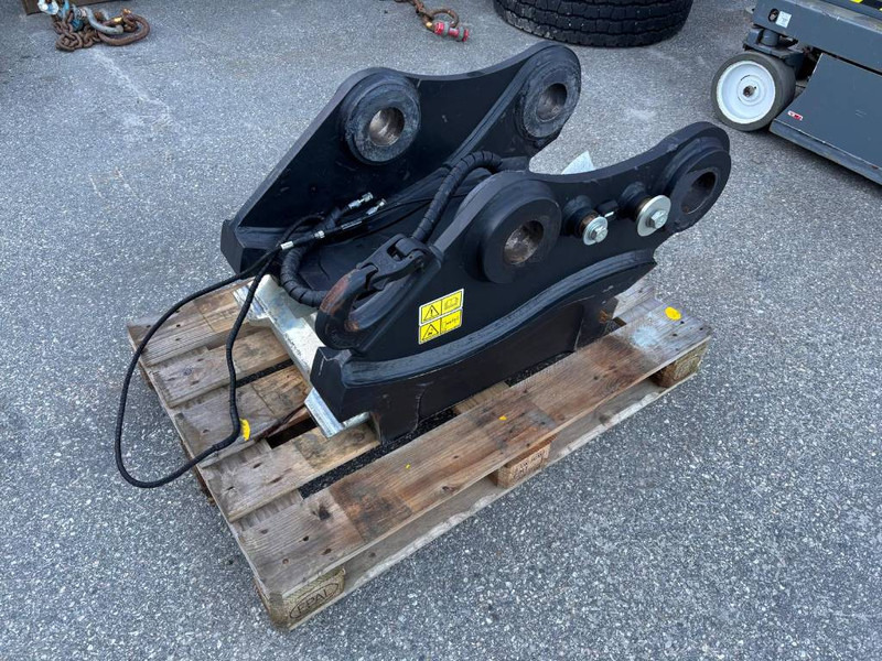 Cat S 80 Quick Coupler - 퀵 커플러 건설기계 용 : 사진 2 Cat S 80 Quick Coupler - 퀵 커플러 건설기계 용 : 사진 2