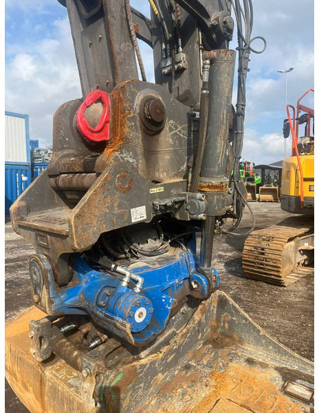 크롤러 굴삭기 Volvo ECR 235 EL : 사진 8