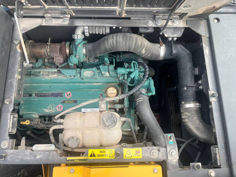 크롤러 굴삭기 Volvo ECR 235 EL : 사진 20