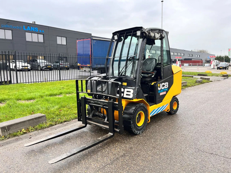 JCB TLT30-19E - 망원형 휠 로더 : 사진 4 JCB TLT30-19E - 망원형 휠 로더 : 사진 4