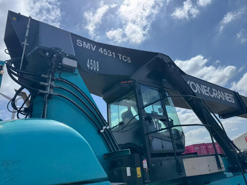 KONECRANES SMV 4531 TC5 - 리치 스태커 : 사진 4 KONECRANES SMV 4531 TC5 - 리치 스태커 : 사진 4