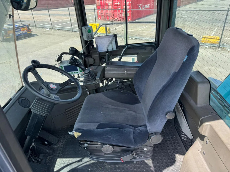 KONECRANES SMV 4531 TC5 - 리치 스태커 : 사진 5 KONECRANES SMV 4531 TC5 - 리치 스태커 : 사진 5