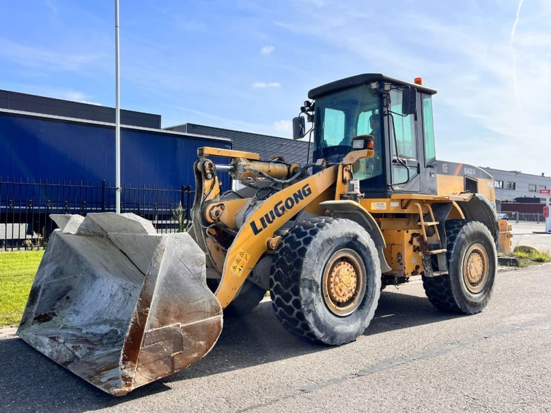 LIUGONG /CATERPILLAR CLG842 III - 휠 로더 : 사진 4 LIUGONG /CATERPILLAR CLG842 III - 휠 로더 : 사진 4
