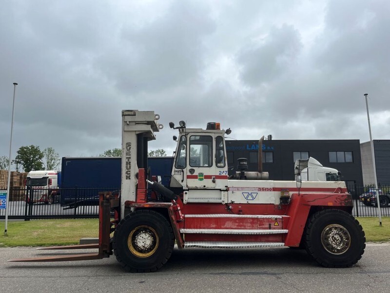 Svetruck 25 120 45 - 디젤 지게차 : 사진 2 Svetruck 25 120 45 - 디젤 지게차 : 사진 2