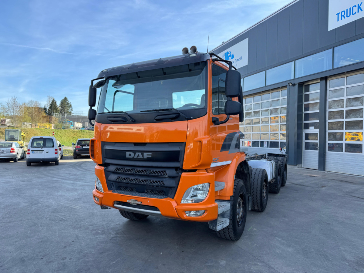 DAF CF440 8x4 Fahrgestell - 캡 새시 트럭 : 사진 1 DAF CF440 8x4 Fahrgestell - 캡 새시 트럭 : 사진 1