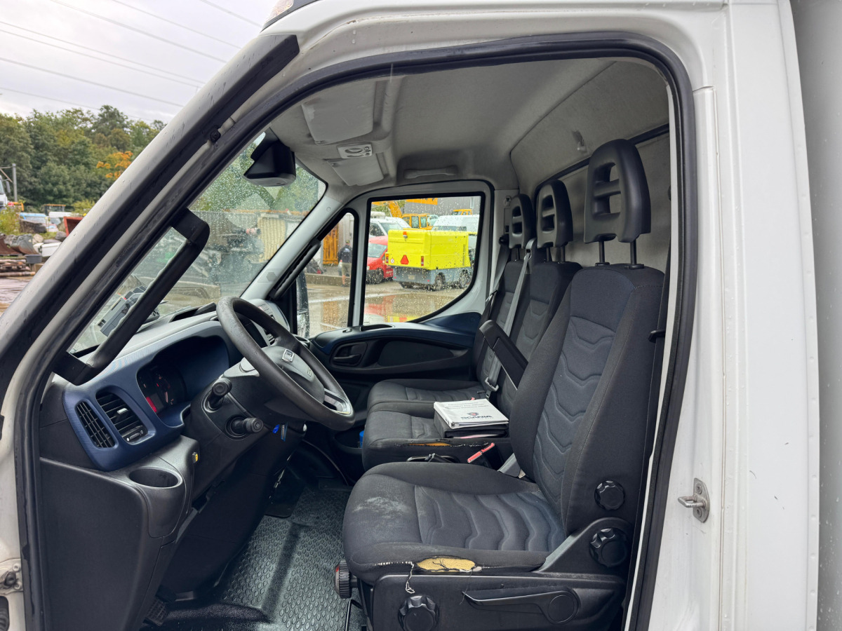 패널 밴 IVECO 70C21 Daily 4x2 : 사진 9