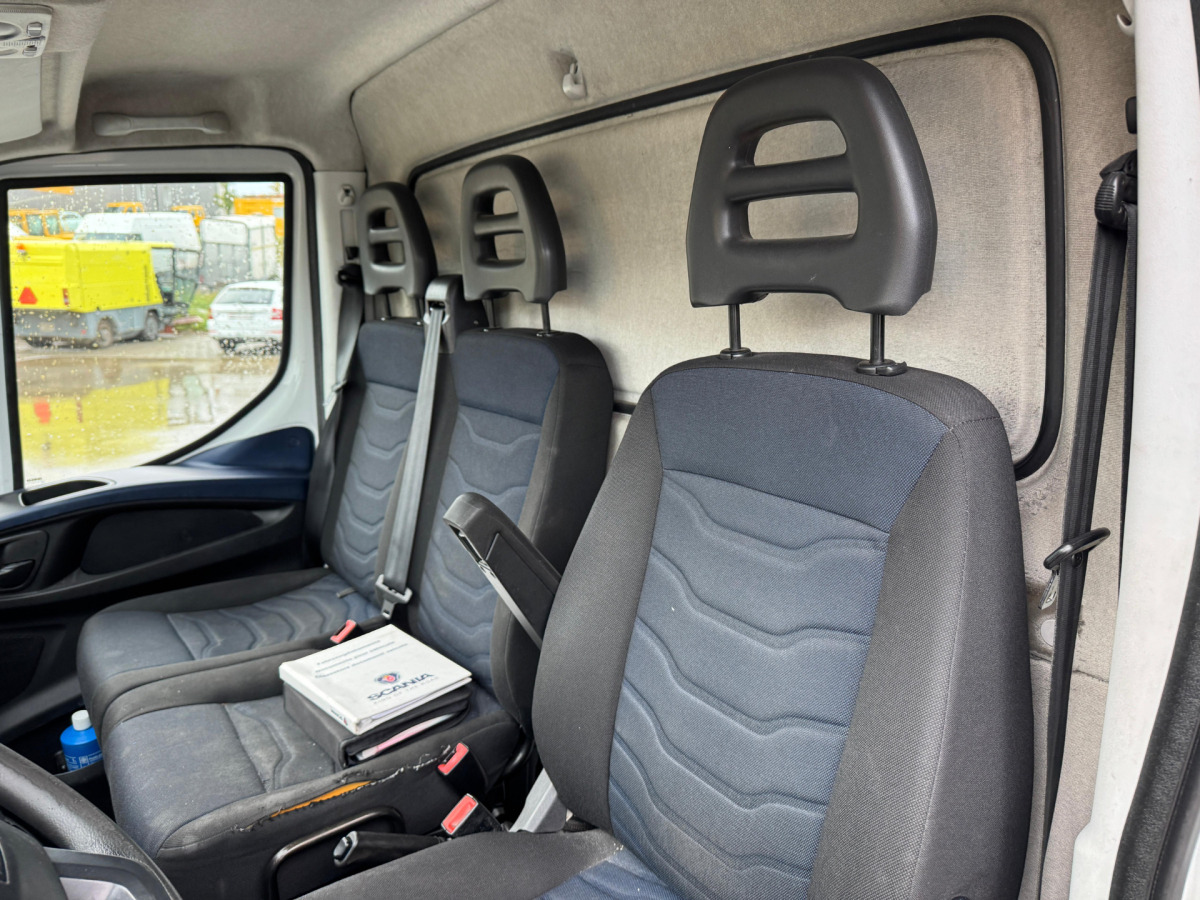 패널 밴 IVECO 70C21 Daily 4x2 : 사진 10