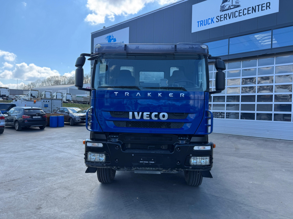 IVECO Trakker 450 8x4 3-Seitenkipper Moser - 덤프트럭 : 사진 2 IVECO Trakker 450 8x4 3-Seitenkipper Moser - 덤프트럭 : 사진 2