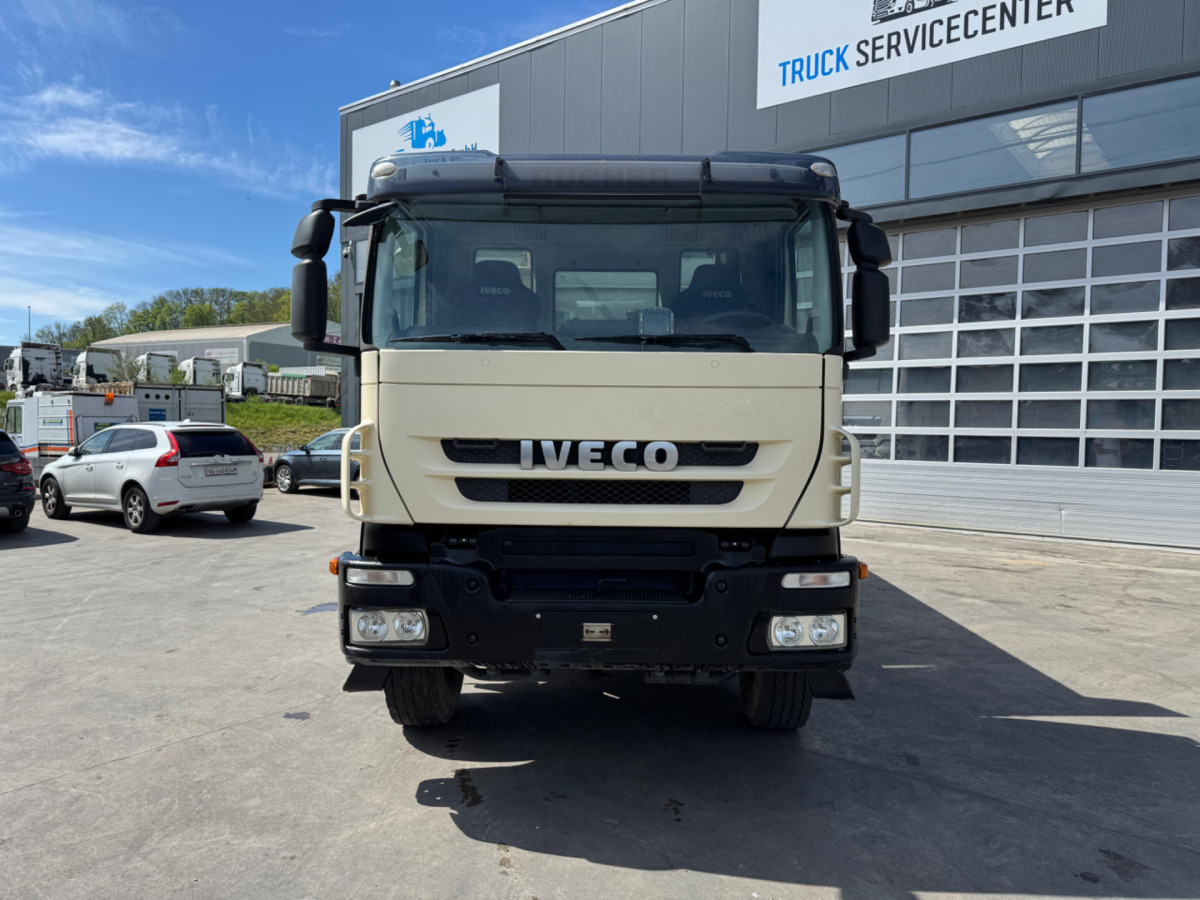 IVECO Trakker 450 8x4 - 덤프트럭 : 사진 3 IVECO Trakker 450 8x4 - 덤프트럭 : 사진 3