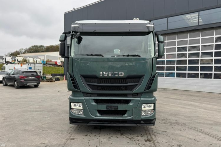 Iveco 480 4x2 Hydraulik & Kompressor - 트랙터 유닛 : 사진 2 Iveco 480 4x2 Hydraulik & Kompressor - 트랙터 유닛 : 사진 2