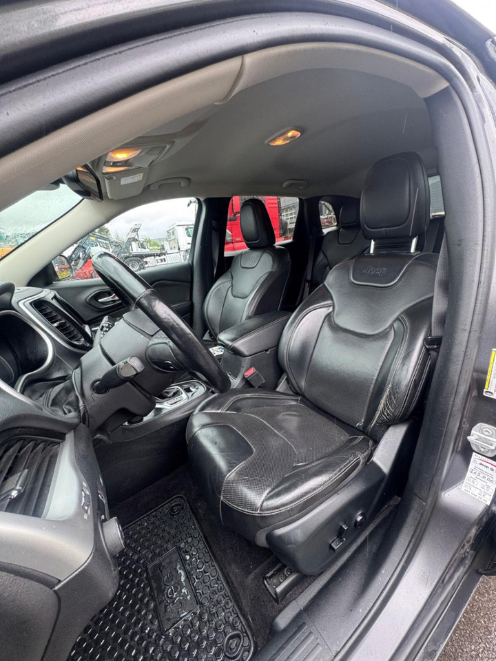 해치백 JEEP Cherokee 2.2 TD : 사진 11