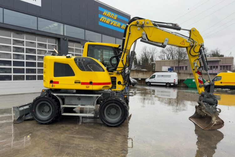 Liebherr 910 Compact Litronic Powertilt - 휠 굴삭기 : 사진 3 Liebherr 910 Compact Litronic Powertilt - 휠 굴삭기 : 사진 3