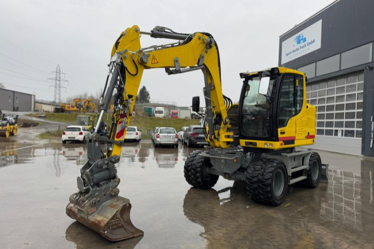 Liebherr 910 Compact Litronic Powertilt - 휠 굴삭기 : 사진 1 Liebherr 910 Compact Litronic Powertilt - 휠 굴삭기 : 사진 1