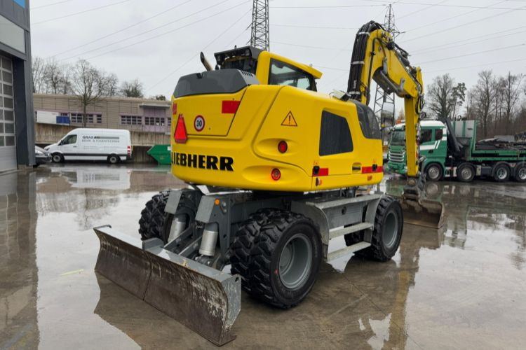 Liebherr 910 Compact Litronic Powertilt - 휠 굴삭기 : 사진 4 Liebherr 910 Compact Litronic Powertilt - 휠 굴삭기 : 사진 4