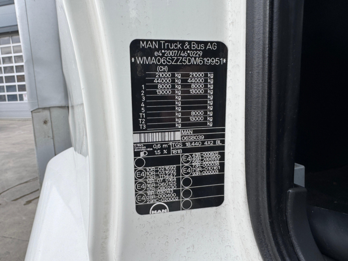 커튼사이더 트럭 MAN TGS 18.440 4x2 : 사진 17