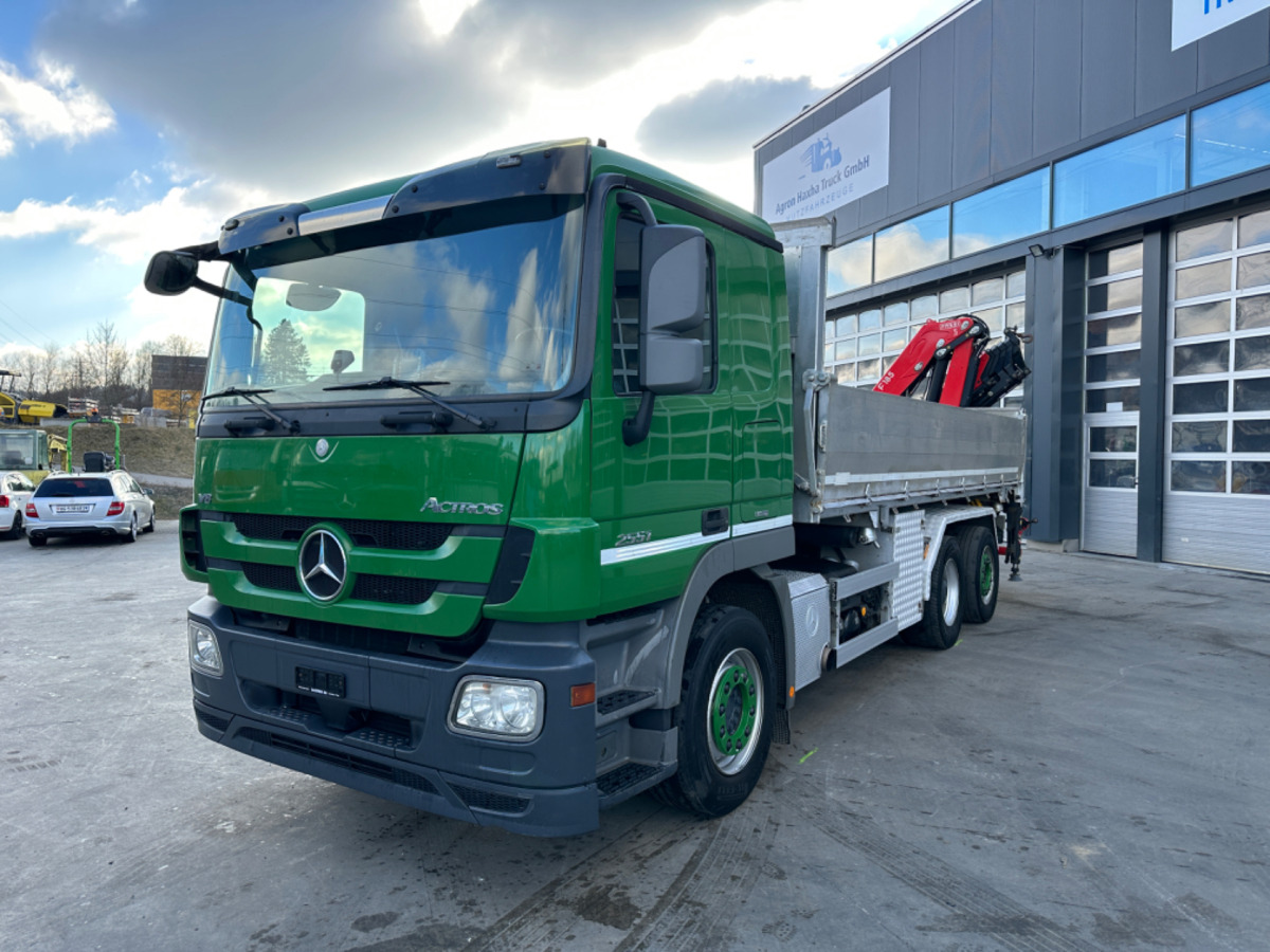 MERCEDES 2551 V8 6x2 Fassi 185-5 Bj.2020 - 덤프트럭, 크레인 트럭 : 사진 1 MERCEDES 2551 V8 6x2 Fassi 185-5 Bj.2020 - 덤프트럭, 크레인 트럭 : 사진 1