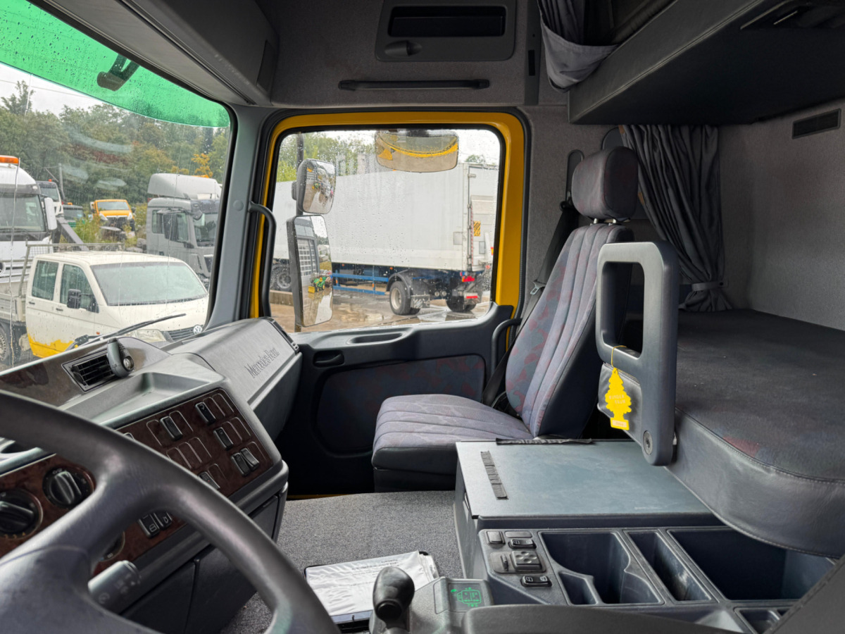 커튼사이더 트럭 MERCEDES Actros 1835 4x2 : 사진 13