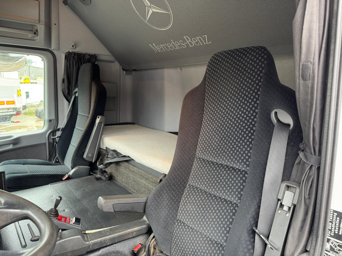 트랙터 유닛 MERCEDES Actros 2044 4x4 : 사진 13